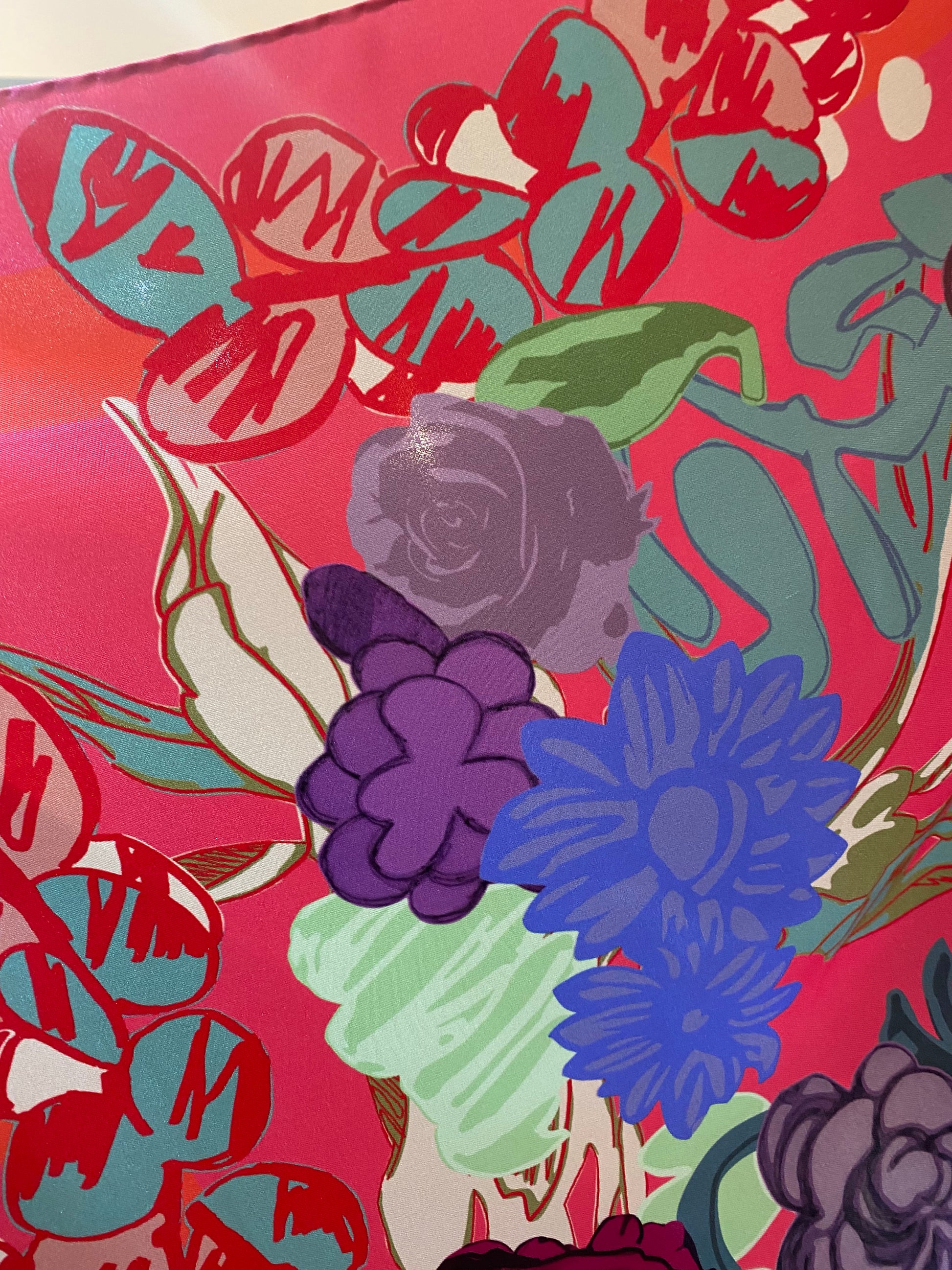 Carré soie 110cm, fleuri rose détail