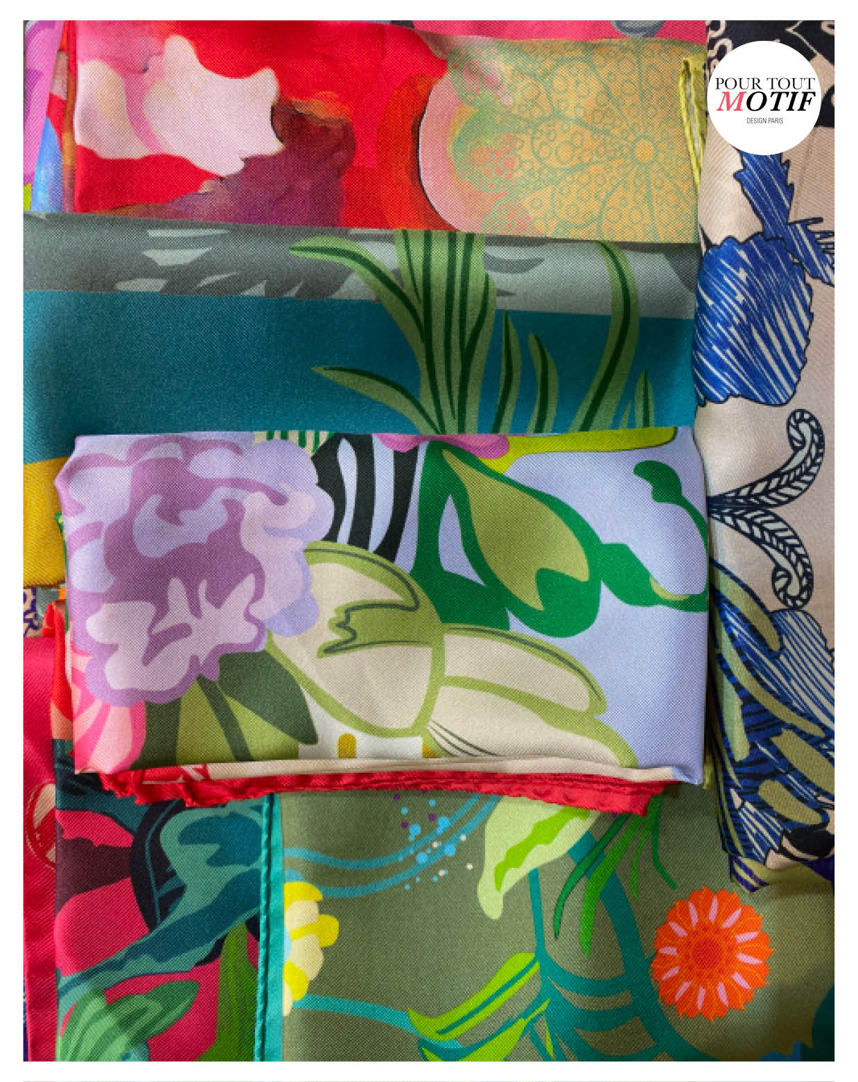Foulard "Perroquet" en soie 110cm