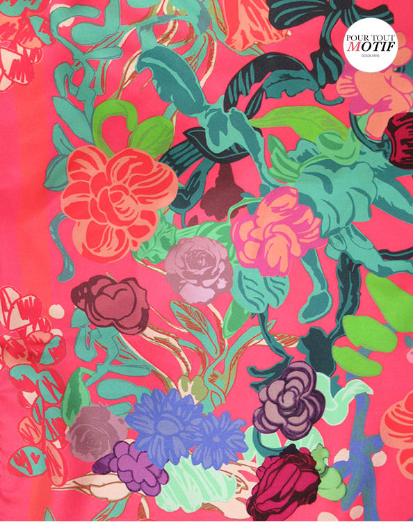 foulard en soie "Fleurs roses" détail du motif