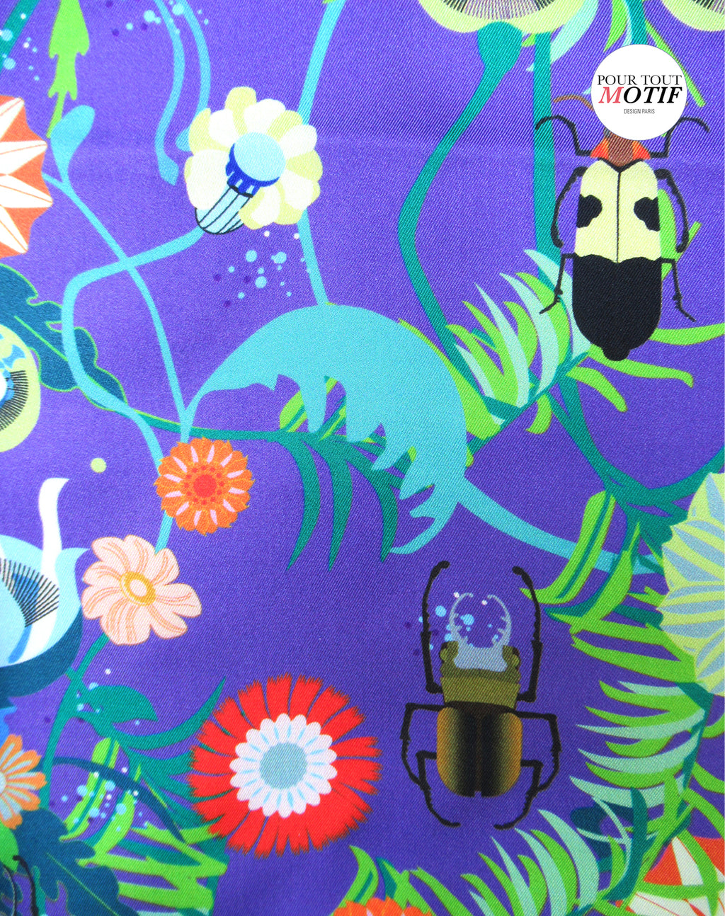 Bandana en soie violet et vert insectes et fleurs 
